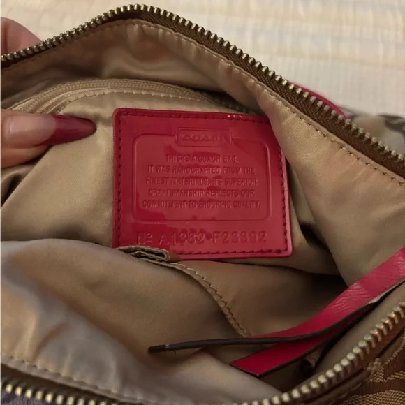 Coach Signature Hobo Shoulder Bag with Pink Trim - Picture 4 of 4